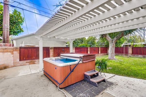 Exterior, Hot Tub