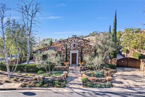 Exterior, Facade, Mediterranean