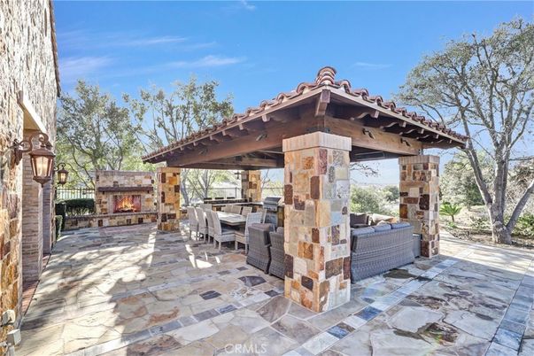 Exterior, Fireplace