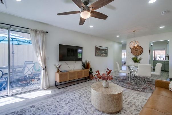 Dining room, Interior, Living room, Pendant Lights, Recessed Lighting