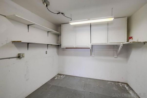 Garage, Interior