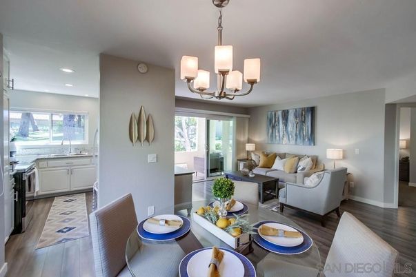 Chandelier, Dining room, Interior, Living room, Recessed Lighting, Wood Texture Flooring