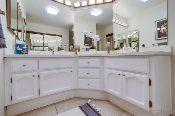 Bathroom, Dual Sink Vanities, Interior