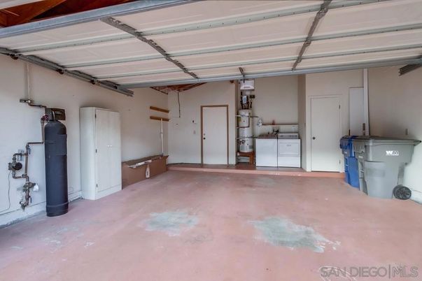 Garage, Interior