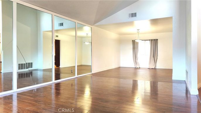 Empty room, Interior, Pendant Lights, Wood Texture Flooring