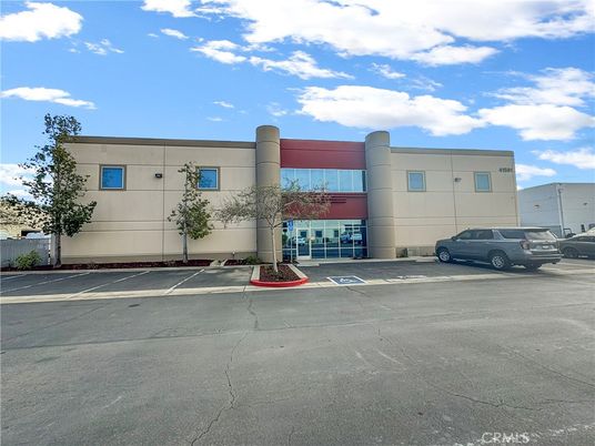 Exterior, Facade, Modern
