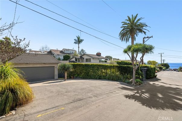 Backyard, Detached Garage, Exterior