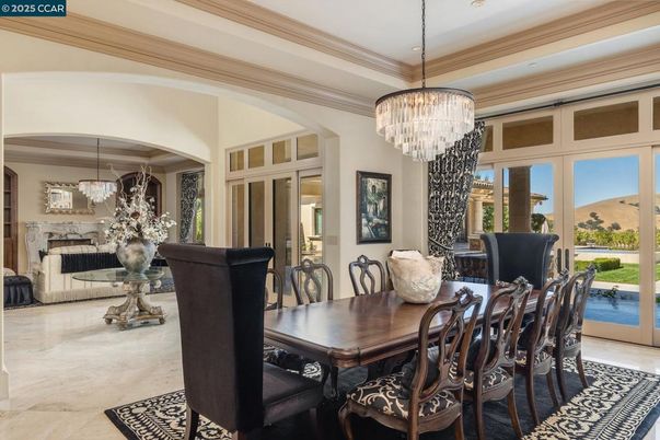 Chandelier, Dining room, Interior