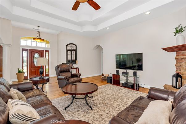 Interior, Living room, Pendant Lights, Recessed Lighting, Wood Texture Flooring