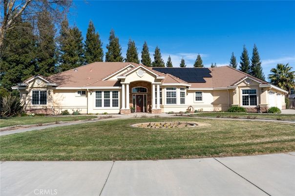 Backyard, Exterior, Facade, Solar Panels, Ranch
