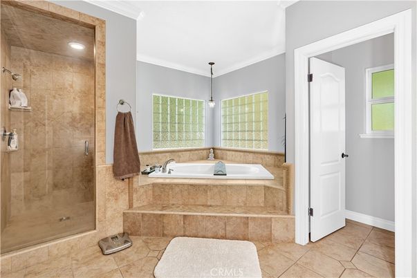 Bathroom, Glass Shower, Interior, Pendant Lights, Recessed Lighting