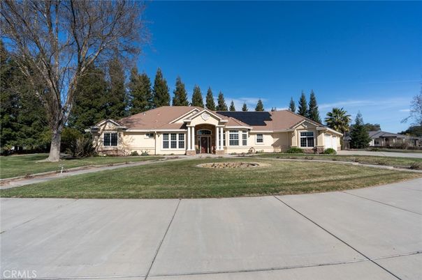 Backyard, Exterior, Facade, Solar Panels, Ranch