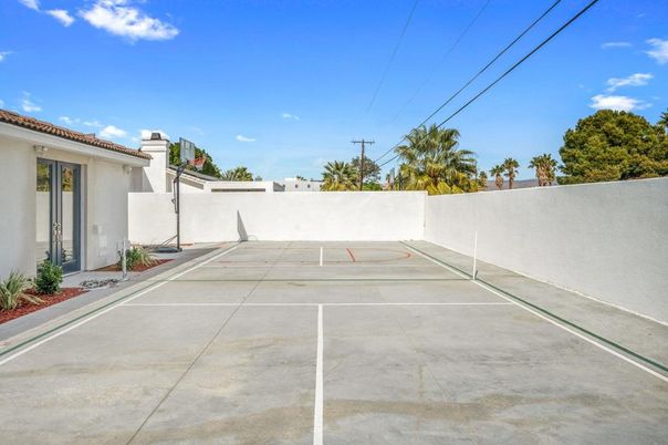 Exterior, Tennis Courts