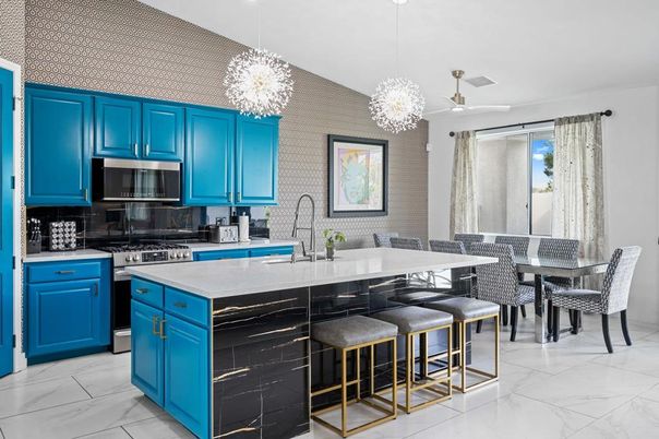 Chandelier, Dining room, Interior, Kitchen, Marble, Pendant Lights, Recessed Lighting, Stainless Steel Appliances