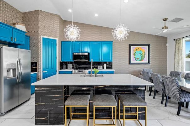 Chandelier, Dining room, Interior, Kitchen, Marble, Pendant Lights, Recessed Lighting, Stainless Steel Appliances