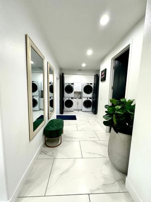 Interior, Marble, Recessed Lighting, Washer