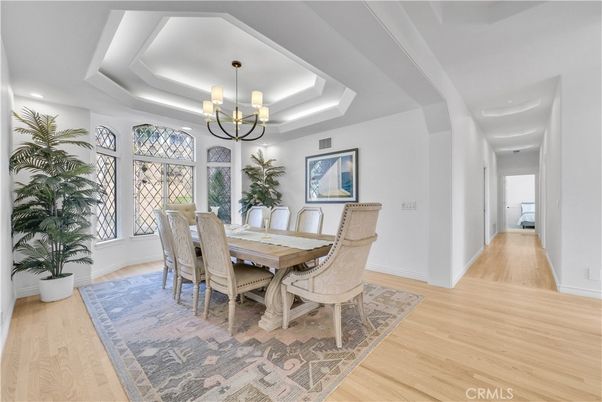 Chandelier, Dining room, Interior, Recessed Lighting, Wood Texture Flooring
