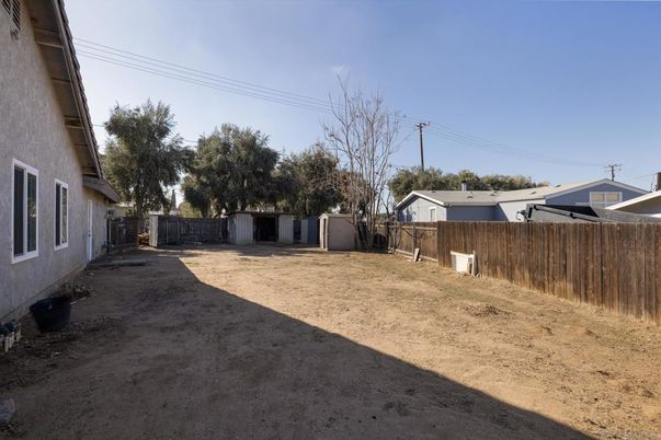 Backyard, Exterior