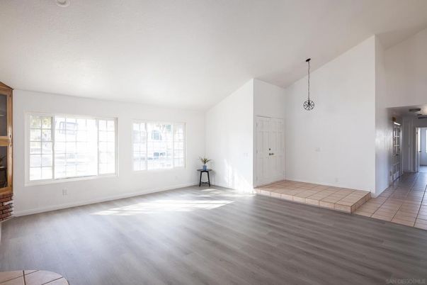 Empty room, Interior, Pendant Lights, Wood Texture Flooring