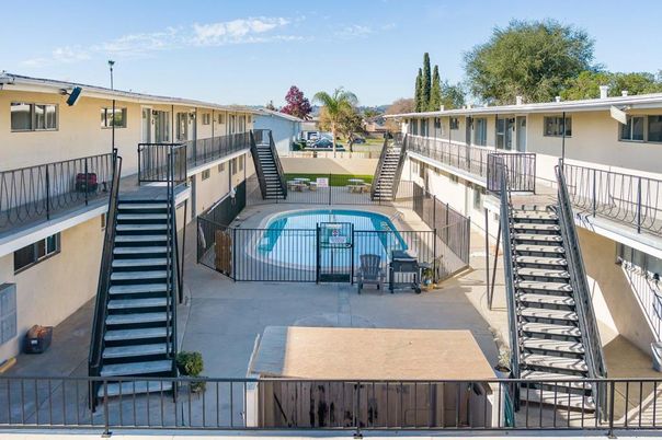 Exterior, Pool
