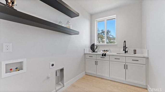 Bathroom, Dual Sink Vanities, Interior, Wood Texture Flooring