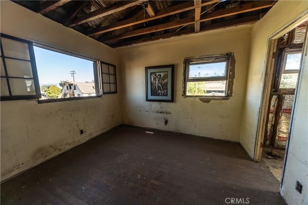 Empty room, Interior, Wooden Beams, Wooden Ceilings