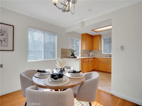 Chandelier, Dining room, Interior, Kitchen, Wood Texture Flooring