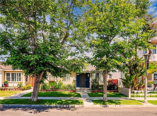 Exterior, Facade, Ranch