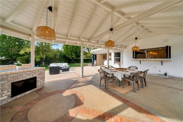 Exterior, Fireplace
