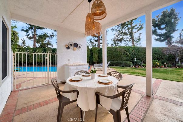 Chandelier, Dining room, Exterior, Pool