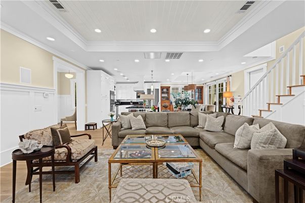 Interior, Kitchen, Living room, Pendant Lights, Recessed Lighting, Stainless Steel Appliances