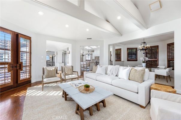 Chandelier, Dining room, Interior, Living room, Recessed Lighting, Wood Texture Flooring