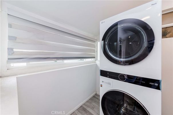 Interior, Utility Closets, Washer, Wood Texture Flooring