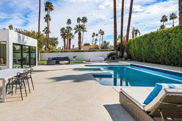 Exterior, Pool, Water