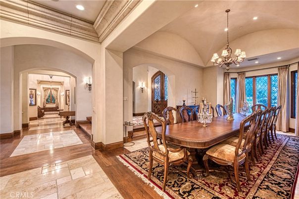 Chandelier, Dining room, Interior, Recessed Lighting, Wood Texture Flooring