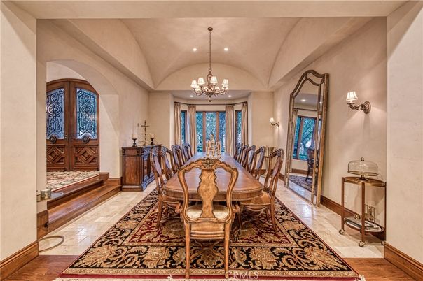 Chandelier, Dining room, Interior, Recessed Lighting, Wood Texture Flooring