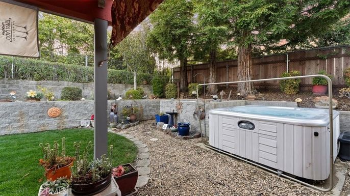 Exterior, Hot Tub