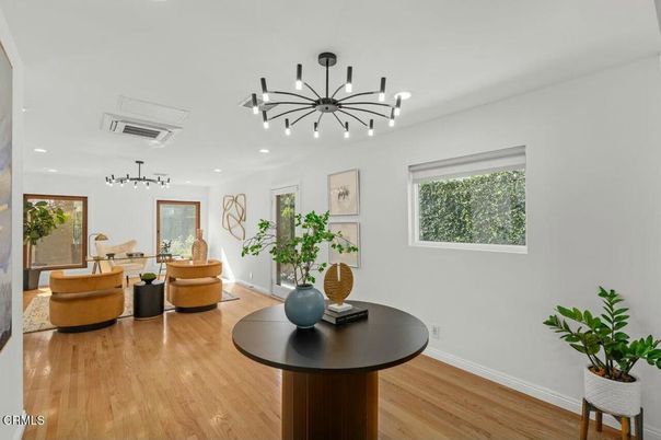 Interior, Living room, Pendant Lights, Recessed Lighting, Wood Texture Flooring