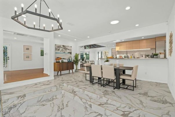 Chandelier, Dining room, Interior, Kitchen, Marble, Pendant Lights, Recessed Lighting