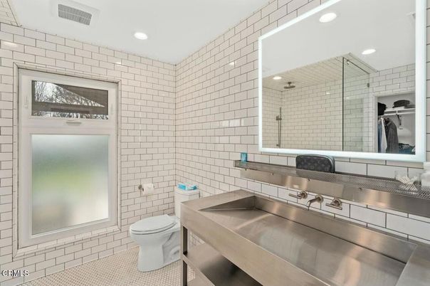 Bathroom, Interior, Recessed Lighting