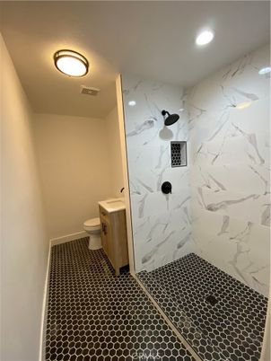 Bathroom, Interior, Marble Walls, Recessed Lighting