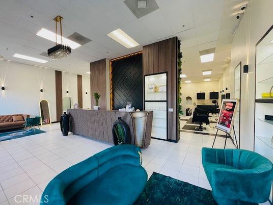 Interior, Living room, Pendant Lights, Recessed Lighting