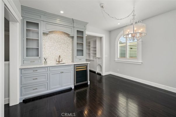 Chandelier, Interior, Recessed Lighting, Wood Texture Flooring