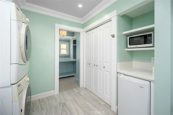 Interior, Recessed Lighting, Utility Closets, Washer