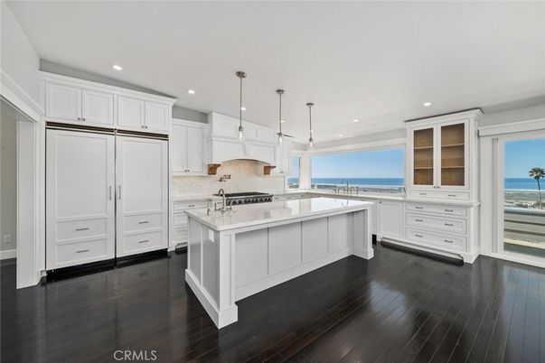 Interior, Kitchen, Pendant Lights, Recessed Lighting, Water, Wood Texture Flooring
