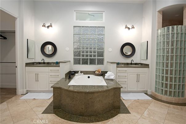 Bathroom, Dual Sink Vanities, Interior