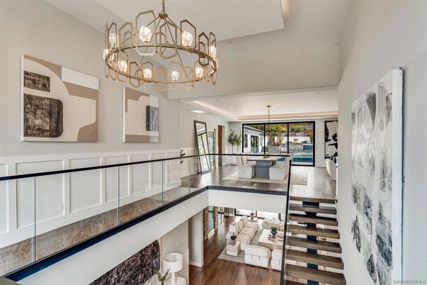 Chandelier, Dining room, Interior, Pendant Lights, Recessed Lighting, Wood Texture Flooring