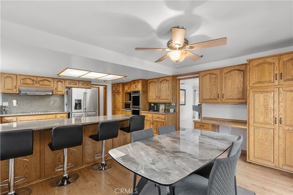 Dining room, Interior, Kitchen, Stainless Steel Appliances, Wood Texture Flooring