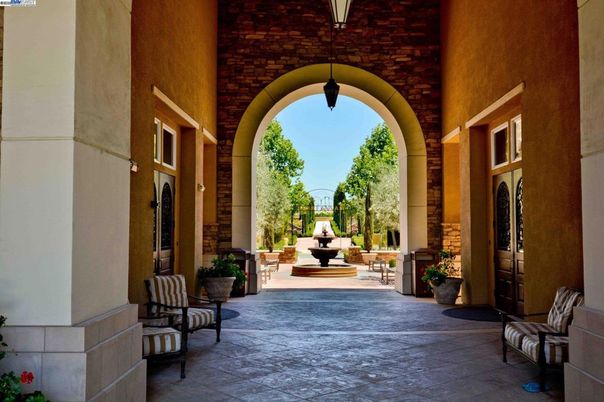 Exterior, Pendant Lights