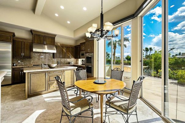 Chandelier, Dining room, Interior, Kitchen, Recessed Lighting, Stainless Steel Appliances